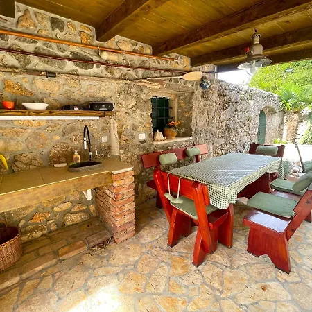 Villa Kuca Za Odmor Paun Bribir (Primorje-Gorski Kotar)